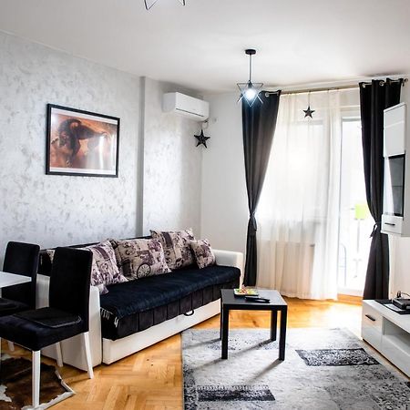 Apartman Black Star Apartman Újvidék Kültér fotó