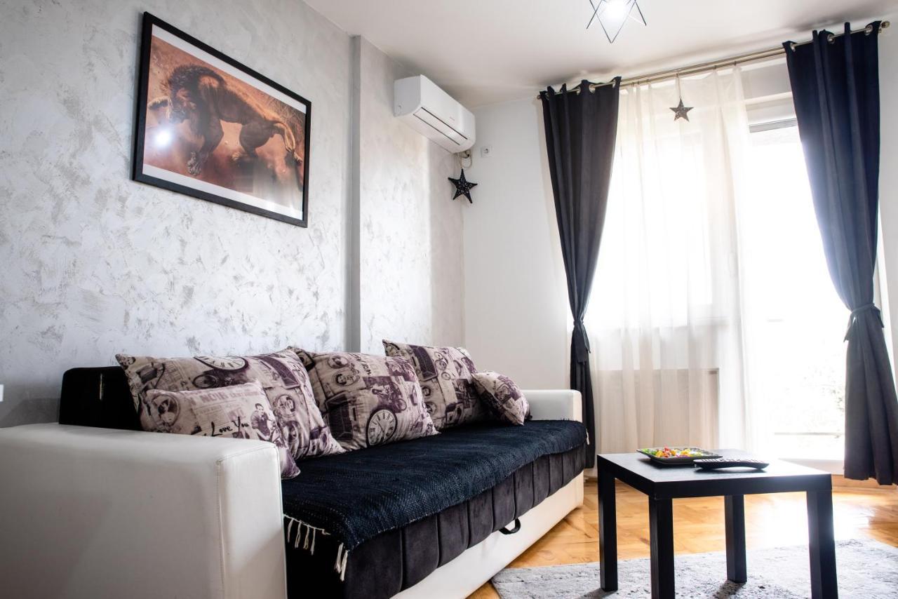 Apartman Black Star Apartman Újvidék Kültér fotó